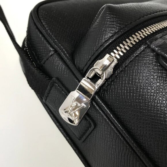 LOUIS VUITTON Taigarama Outdoor Messenger PM M30233 Shoulder bag - Picture 5 of 16